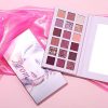 ARTIFUN's Eyeshadow Palette – A Symphony of Matte, Shimmer, and Glitter Blends