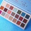 21-Color Eyeshadow Palette - Create Stunning Eye Looks Anywhere with this Professional Palette! ??