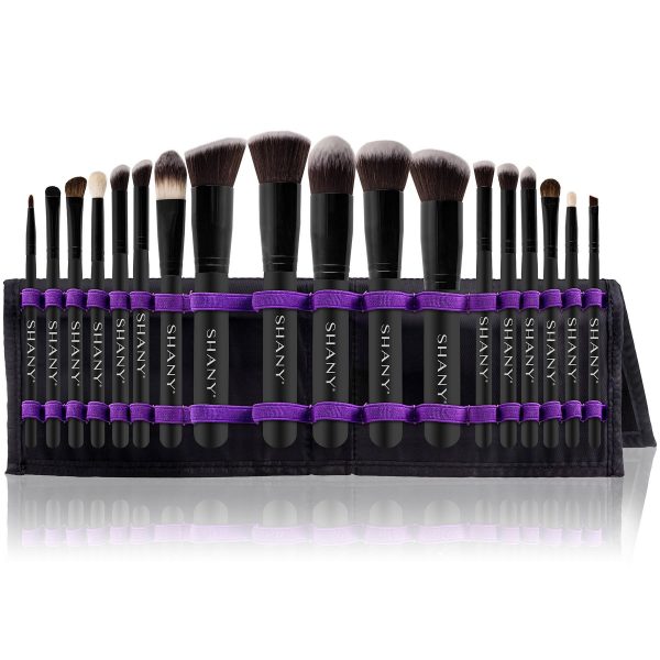 Artisan's Easel Elite Cosmetics Brush Assortment ?